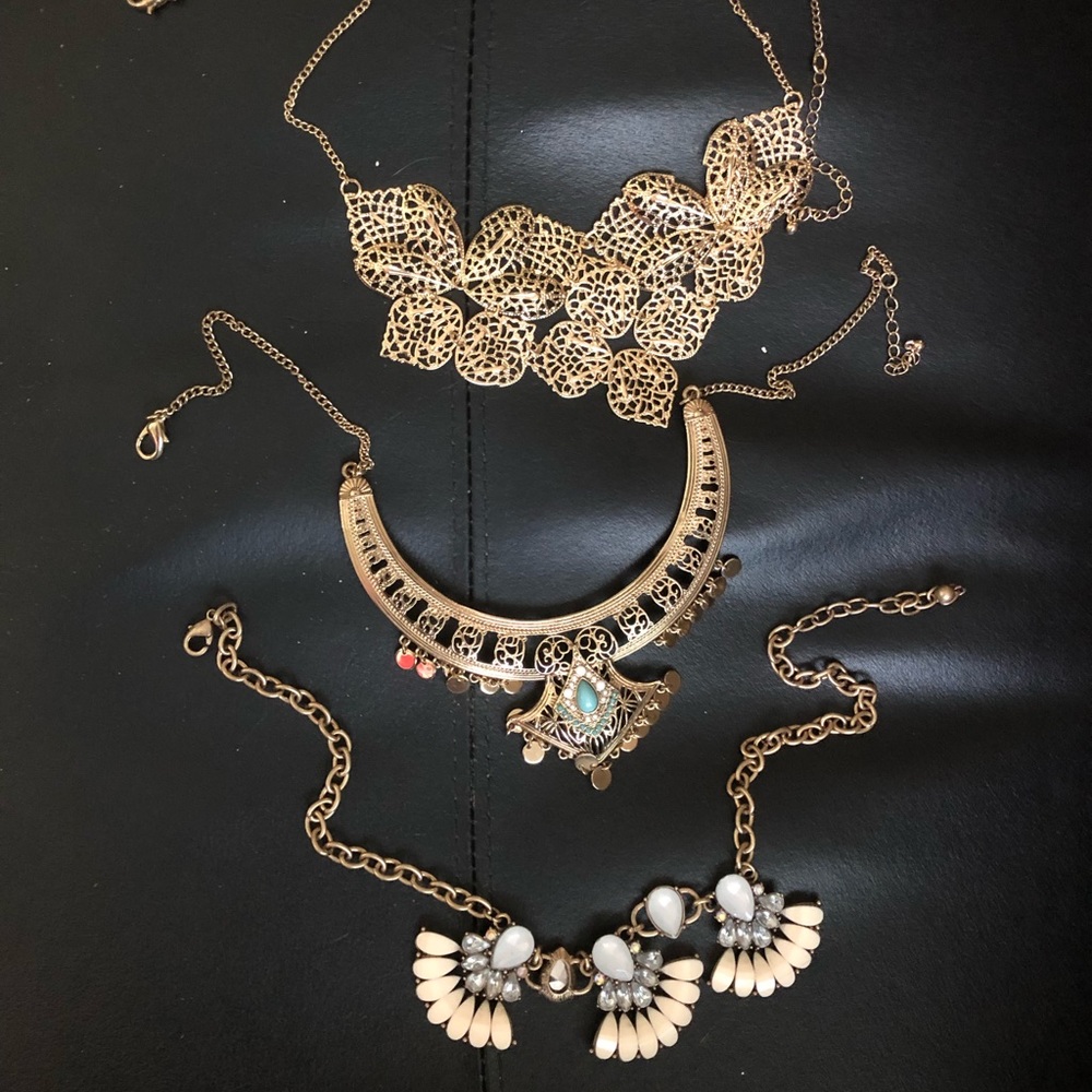 Statement gold necklaces (set of 3)
